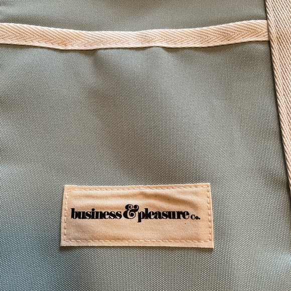 Insulated tote picnic bag  Business and pleasure brand Rivie green color. - Picture 4 of 11